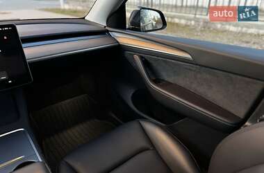 Внедорожник / Кроссовер Tesla Model Y 2024 в 