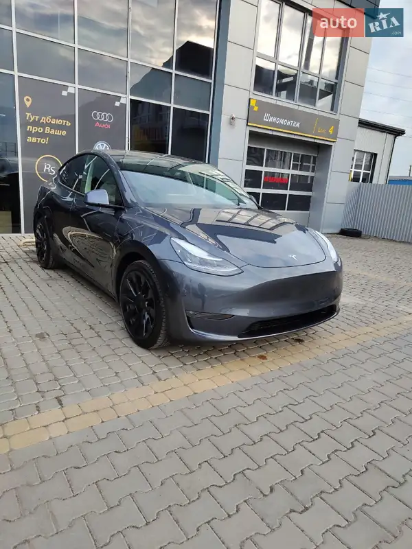 Tesla Model Y 2022