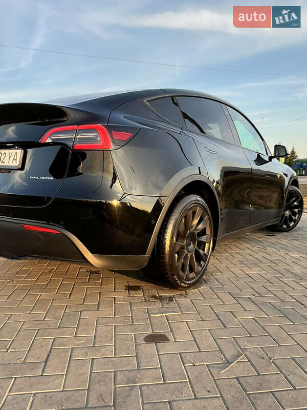 Позашляховик / Кросовер Tesla Model Y 2020 в Буштино