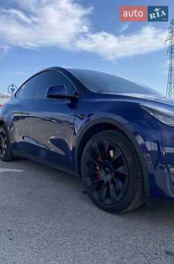 Внедорожник / Кроссовер Tesla Model Y 2021 в 