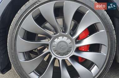 Внедорожник / Кроссовер Tesla Model Y 2022 в 