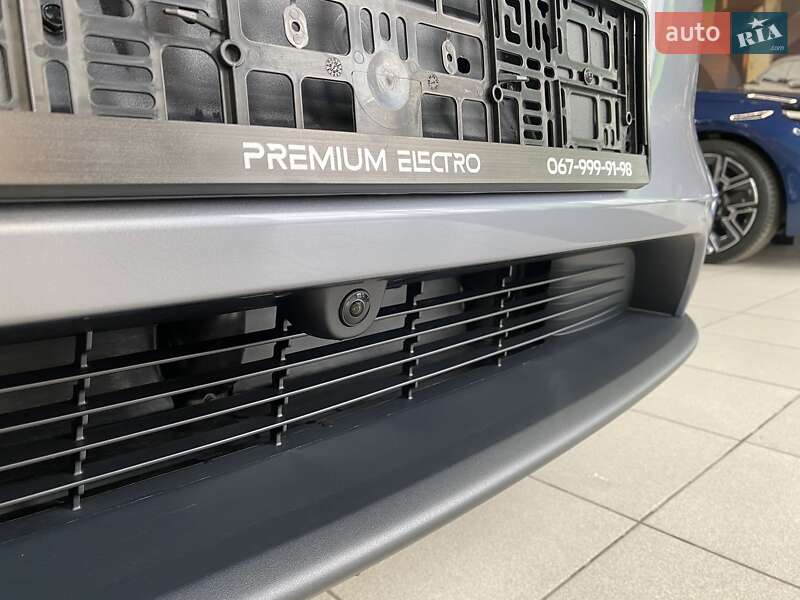 Позашляховик / Кросовер Tesla Model Y 2025 в Києві