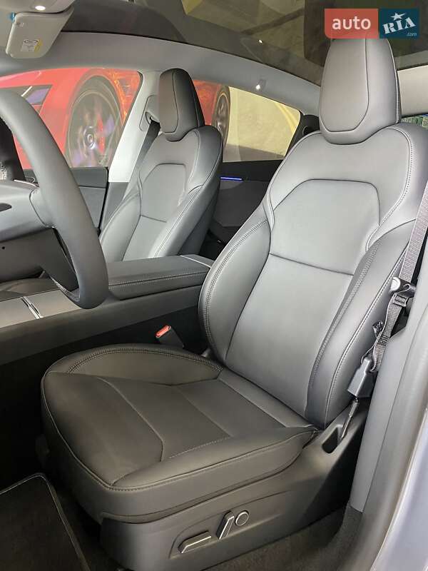 Позашляховик / Кросовер Tesla Model Y 2025 в Києві