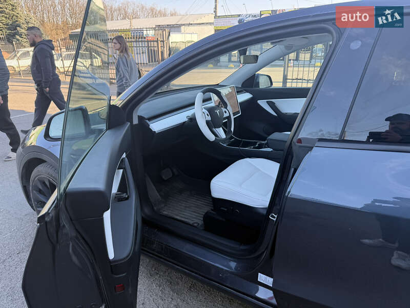 Позашляховик / Кросовер Tesla Model Y 2020 в Умані