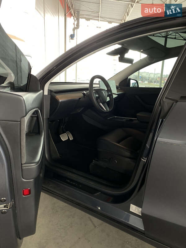 Внедорожник / Кроссовер Tesla Model Y 2022 в Ровно