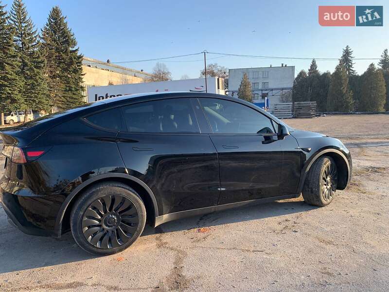 Внедорожник / Кроссовер Tesla Model Y 2023 в Львове