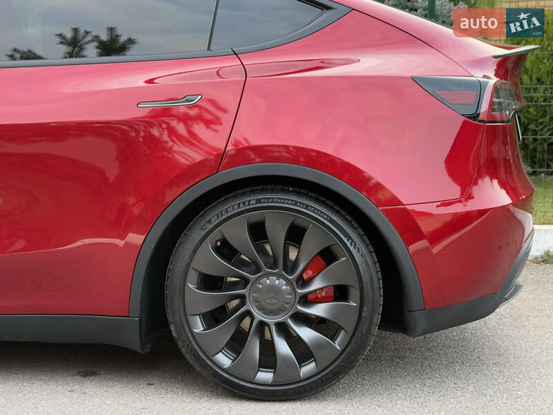 Внедорожник / Кроссовер Tesla Model Y 2024 в Ровно