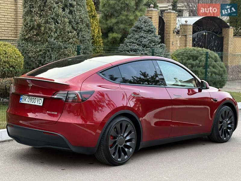 Внедорожник / Кроссовер Tesla Model Y 2024 в Ровно
