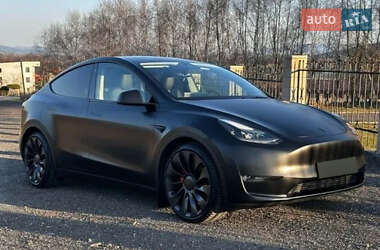 Tesla Model Y 2024