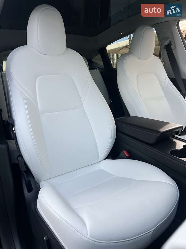 Позашляховик / Кросовер Tesla Model Y 2023 в Києві