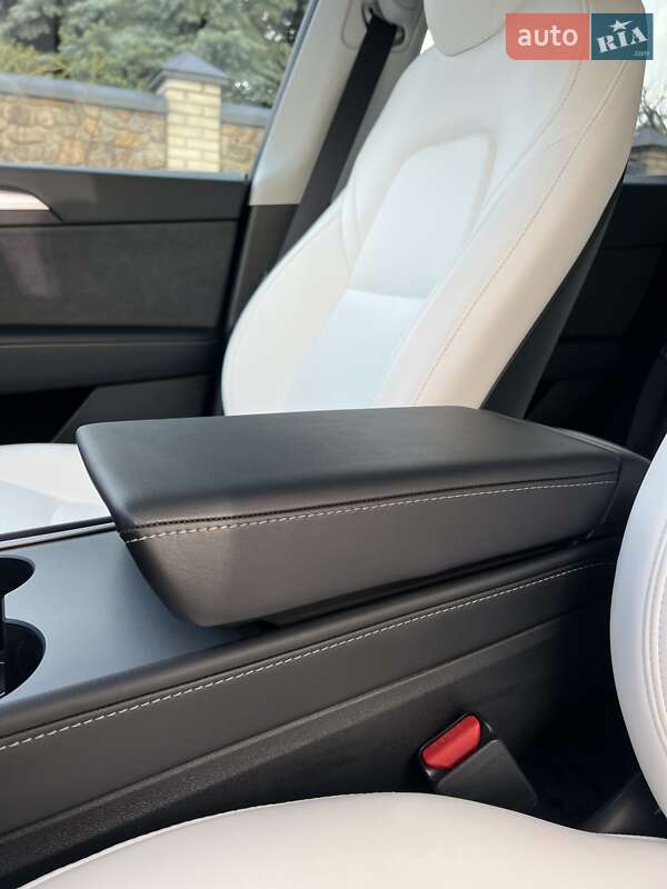 Позашляховик / Кросовер Tesla Model Y 2023 в Києві