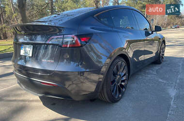 Внедорожник / Кроссовер Tesla Model Y 2024 в Киеве