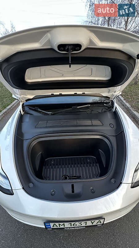 Внедорожник / Кроссовер Tesla Model Y 2022 в Житомире