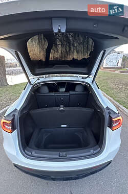 Внедорожник / Кроссовер Tesla Model Y 2022 в 
