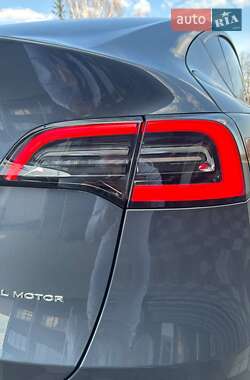 Внедорожник / Кроссовер Tesla Model Y 2023 в 