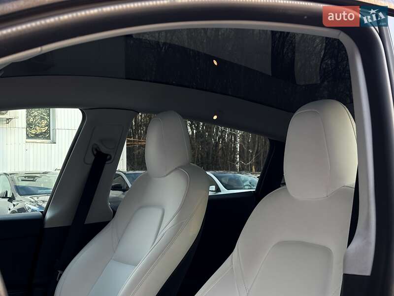 Внедорожник / Кроссовер Tesla Model Y 2022 в Киеве