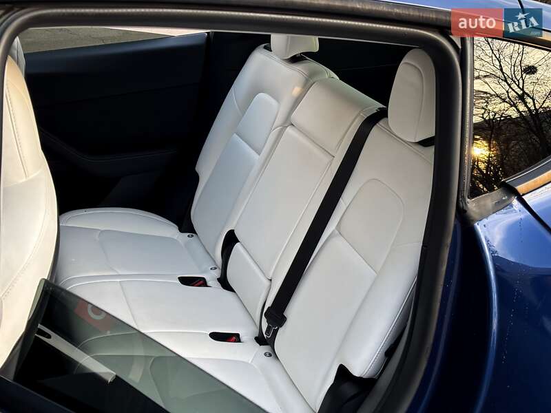 Внедорожник / Кроссовер Tesla Model Y 2022 в Киеве
