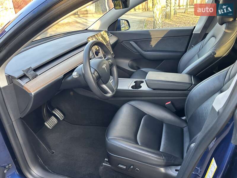 Внедорожник / Кроссовер Tesla Model Y 2021 в Киеве