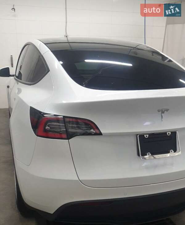Внедорожник / Кроссовер Tesla Model Y 2020 в Киеве