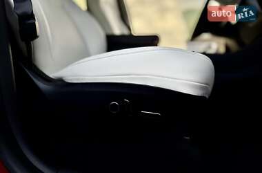 Позашляховик / Кросовер Tesla Model Y 2021 в 