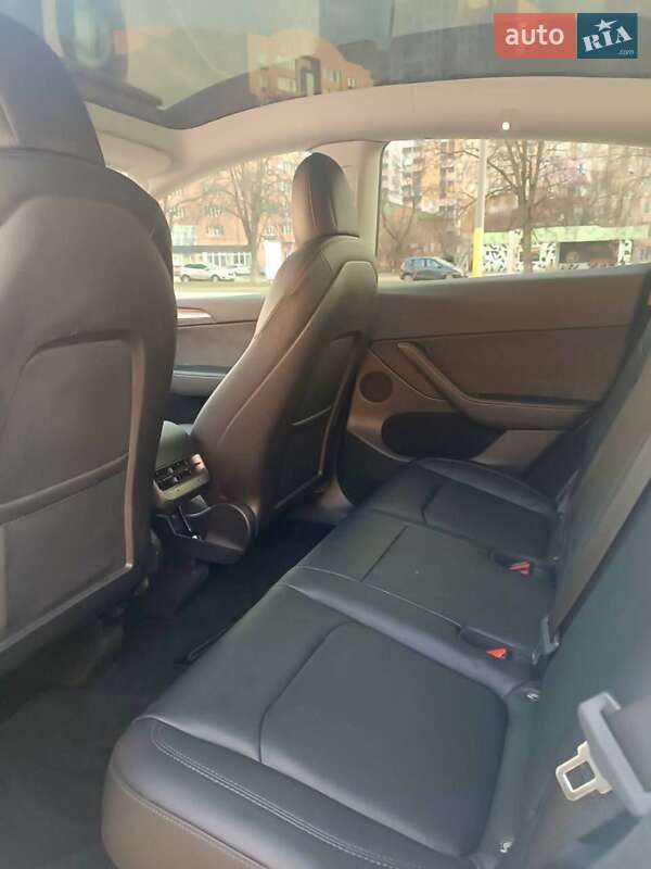 Внедорожник / Кроссовер Tesla Model Y 2022 в Киеве фото 10 Внедорожник / Кроссовер Tesla Model Y 2022 в Киеве