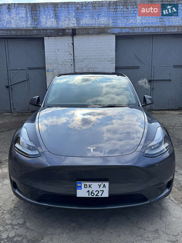 Внедорожник / Кроссовер Tesla Model Y 2023 в Ровно