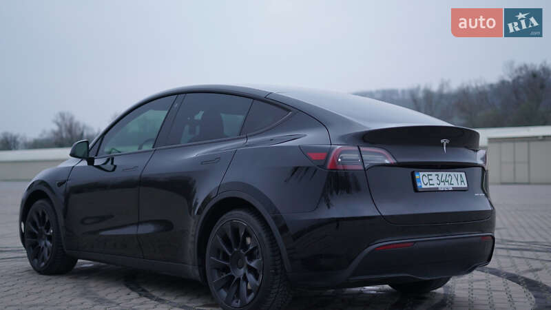 Позашляховик / Кросовер Tesla Model Y 2022 в Чернівцях