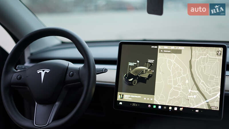 Позашляховик / Кросовер Tesla Model Y 2022 в Чернівцях