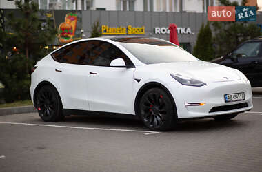 Внедорожник / Кроссовер Tesla Model Y 2021 в 