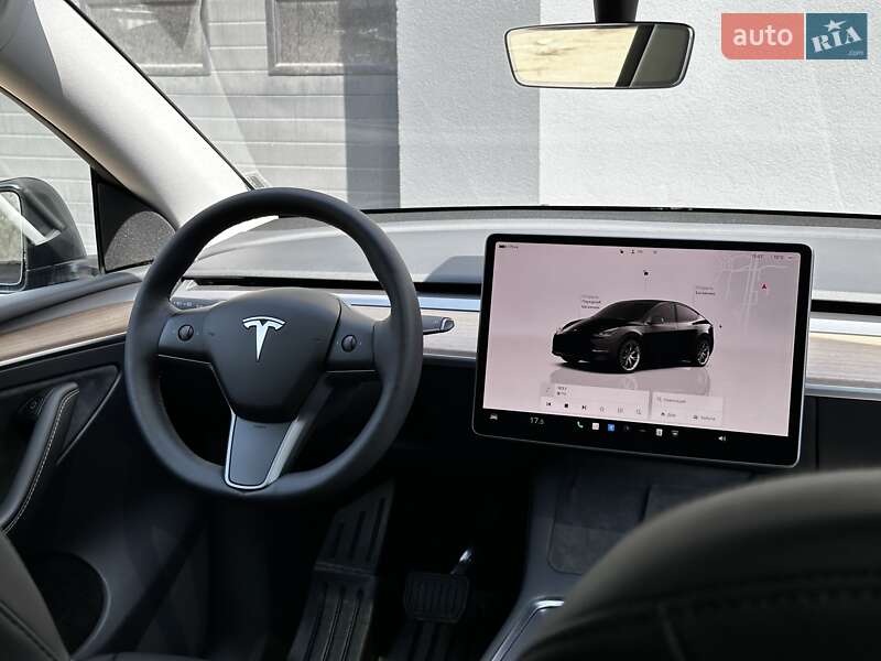 Внедорожник / Кроссовер Tesla Model Y 2023 в Киеве