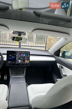 Позашляховик / Кросовер Tesla Model Y 2021 в 