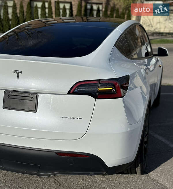 Внедорожник / Кроссовер Tesla Model Y 2022 в Киеве