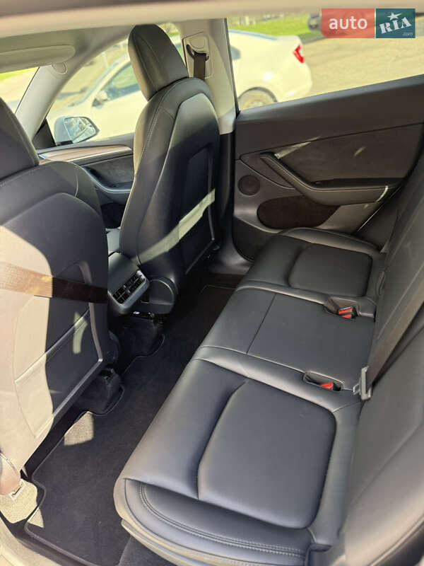Внедорожник / Кроссовер Tesla Model Y 2022 в Киеве