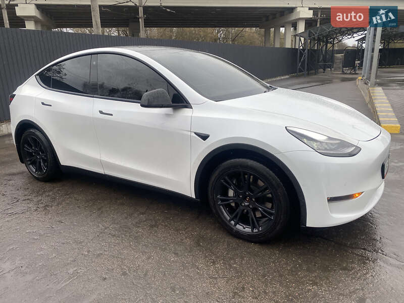 Позашляховик / Кросовер Tesla Model Y 2020 в Києві