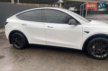 Внедорожник / Кроссовер Tesla Model Y 2020 в Киеве