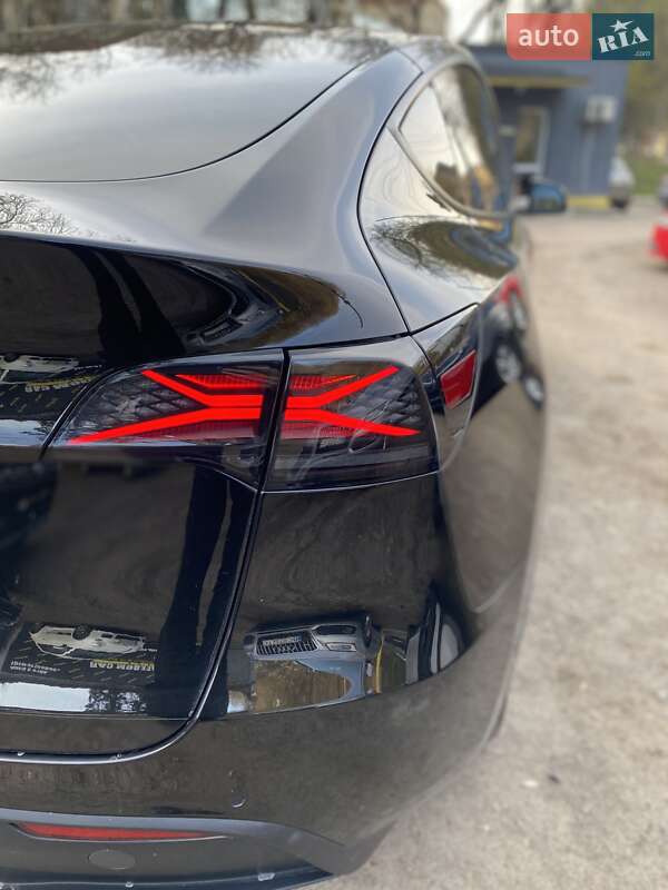 Внедорожник / Кроссовер Tesla Model Y 2020 в Львове