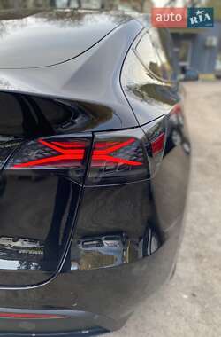 Внедорожник / Кроссовер Tesla Model Y 2020 в 