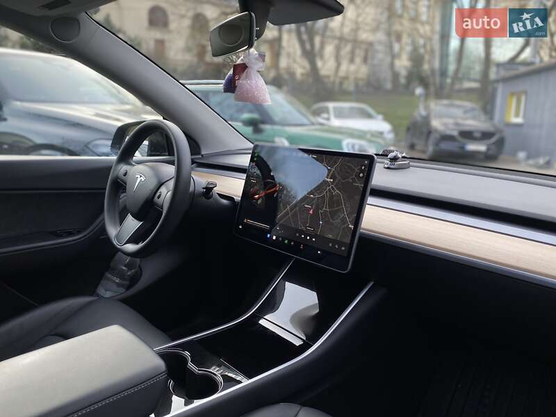 Внедорожник / Кроссовер Tesla Model Y 2020 в Львове