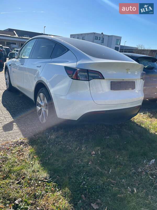 Внедорожник / Кроссовер Tesla Model Y 2024 в Мукачево фото 3 Внедорожник / Кроссовер Tesla Model Y 2024 в Мукачево