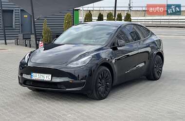 Позашляховик / Кросовер Tesla Model Y 2024 в 