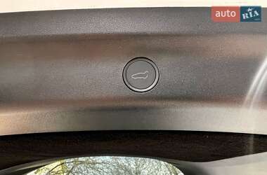 Внедорожник / Кроссовер Tesla Model Y 2023 в 