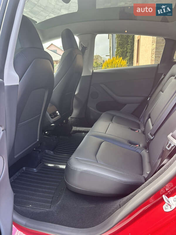 Внедорожник / Кроссовер Tesla Model Y 2023 в Збараже