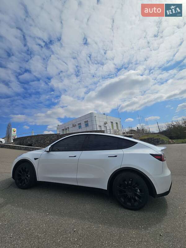 Внедорожник / Кроссовер Tesla Model Y 2022 в Киеве