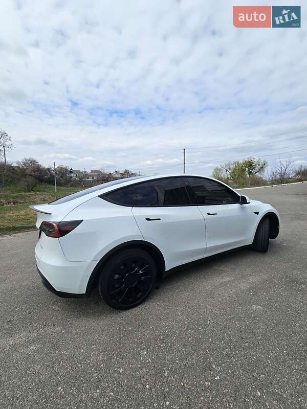 Внедорожник / Кроссовер Tesla Model Y 2022 в Киеве