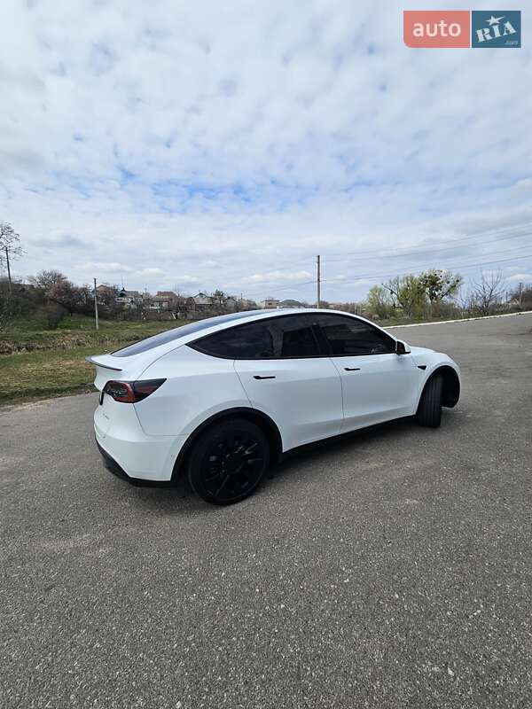 Внедорожник / Кроссовер Tesla Model Y 2022 в Киеве