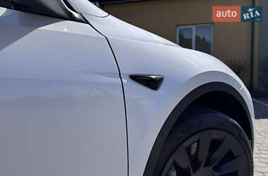 Внедорожник / Кроссовер Tesla Model Y 2024 в 