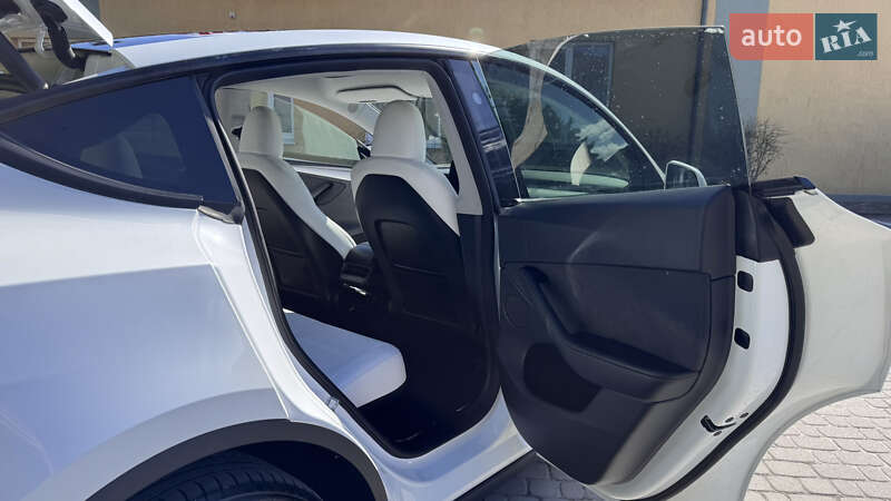 Внедорожник / Кроссовер Tesla Model Y 2024 в Тернополе фото 36 Внедорожник / Кроссовер Tesla Model Y 2024 в Тернополе