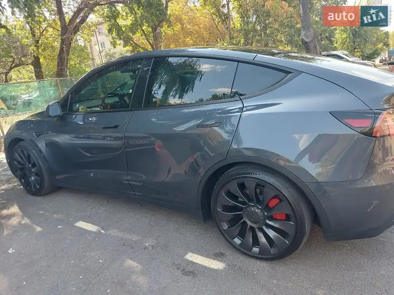 Внедорожник / Кроссовер Tesla Model Y 2023 в 