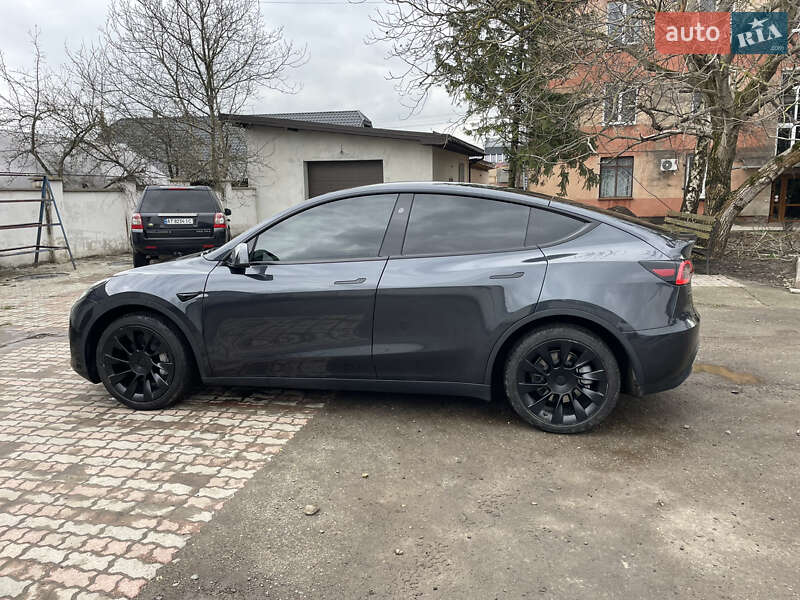 Позашляховик / Кросовер Tesla Model Y 2024 в Івано-Франківську