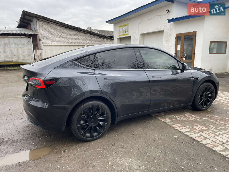Позашляховик / Кросовер Tesla Model Y 2024 в Івано-Франківську